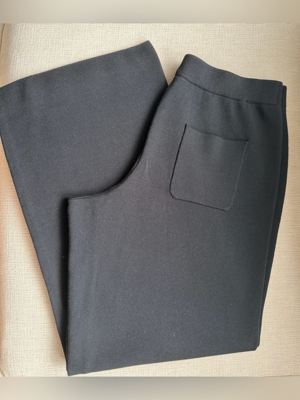 New Uniqlo Black Knit Joggers with Patch Pocket